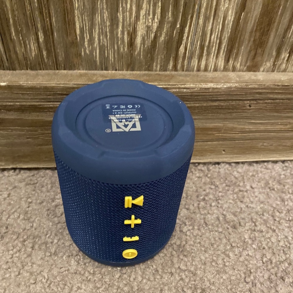 Portable speaker box - Picture 2 of 3